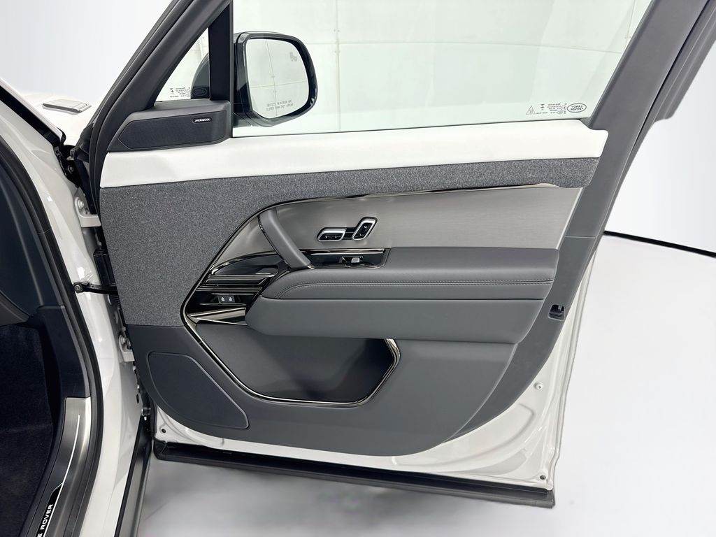 Thumbnail: 2026 Land Rover Range Rover Sport - 24