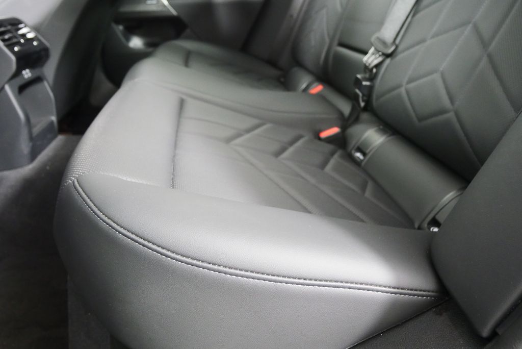 2025 BMW 5 Series 530i 15