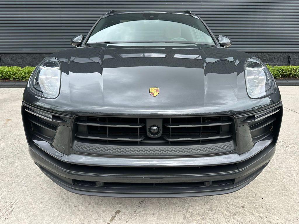 Thumbnail: 2025 Porsche Macan - 8