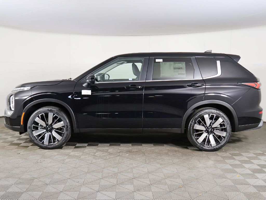 New 2026 Black Mitsubishi SE image 19