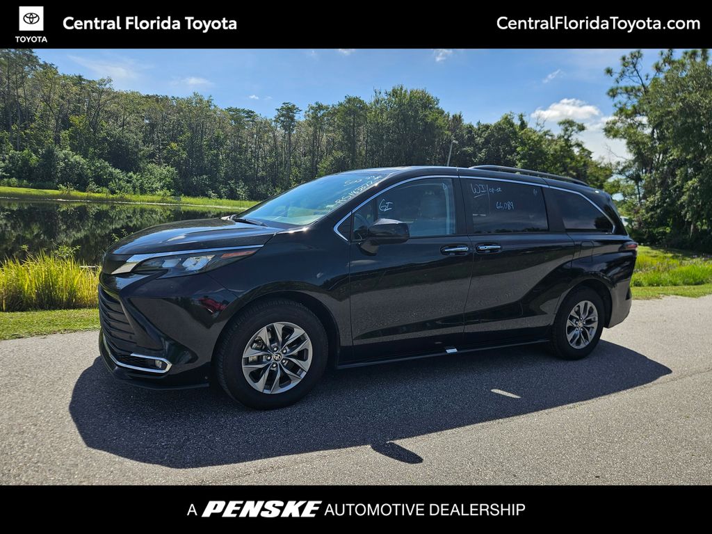 Thumbnail: 2024 Toyota Sienna - 1