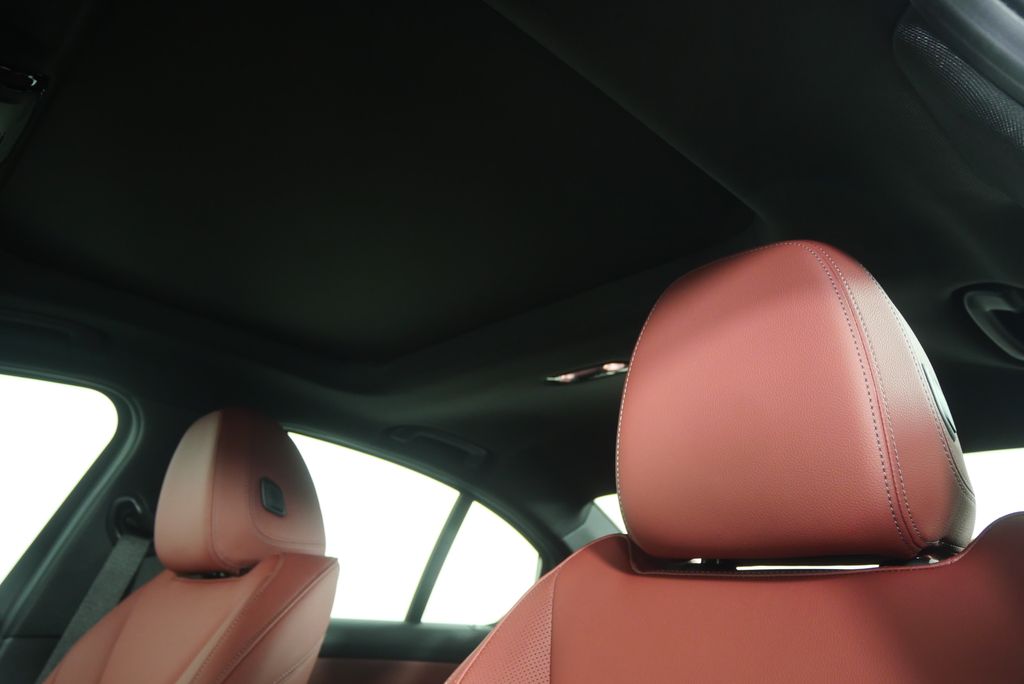 Thumbnail: 2026 BMW 3 Series - 11