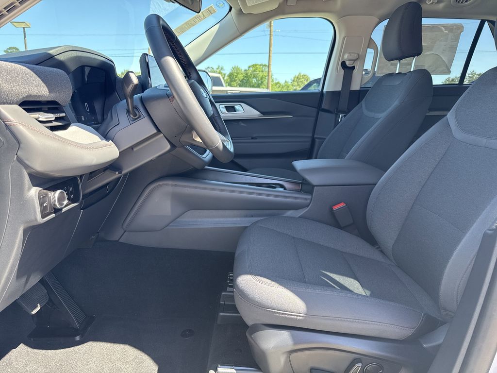 2026 Ford Explorer Active - 11