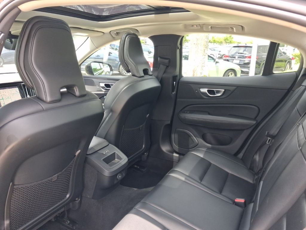 2025 Volvo S60 Core - Photo 7