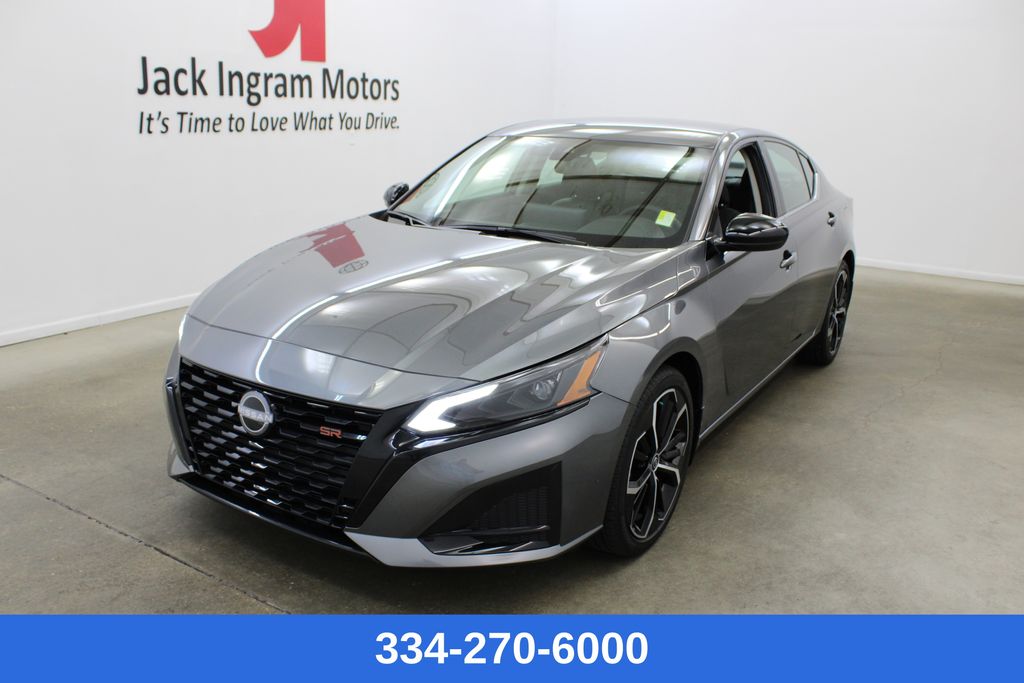 Gray (Gun Metallic) 2026 Nissan Altima Sedan Front-Wheel Drive Continuously Variable Transmission