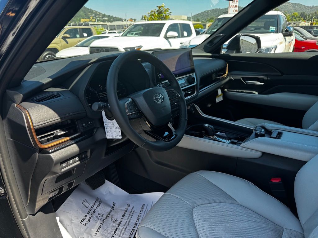 New 2026 Toyota Grand Highlander Hybrid SUV