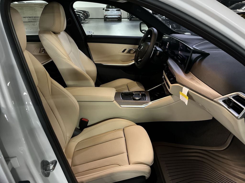 Thumbnail: 2025 BMW 3 Series - 25