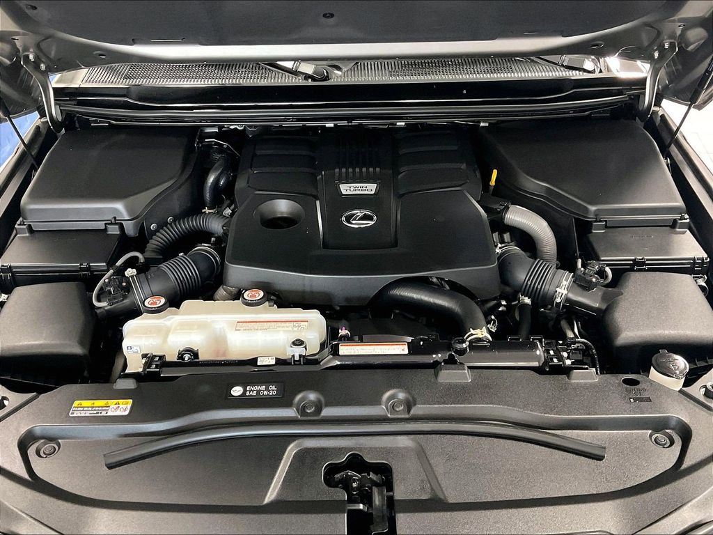 2024 Lexus GX — photo 31