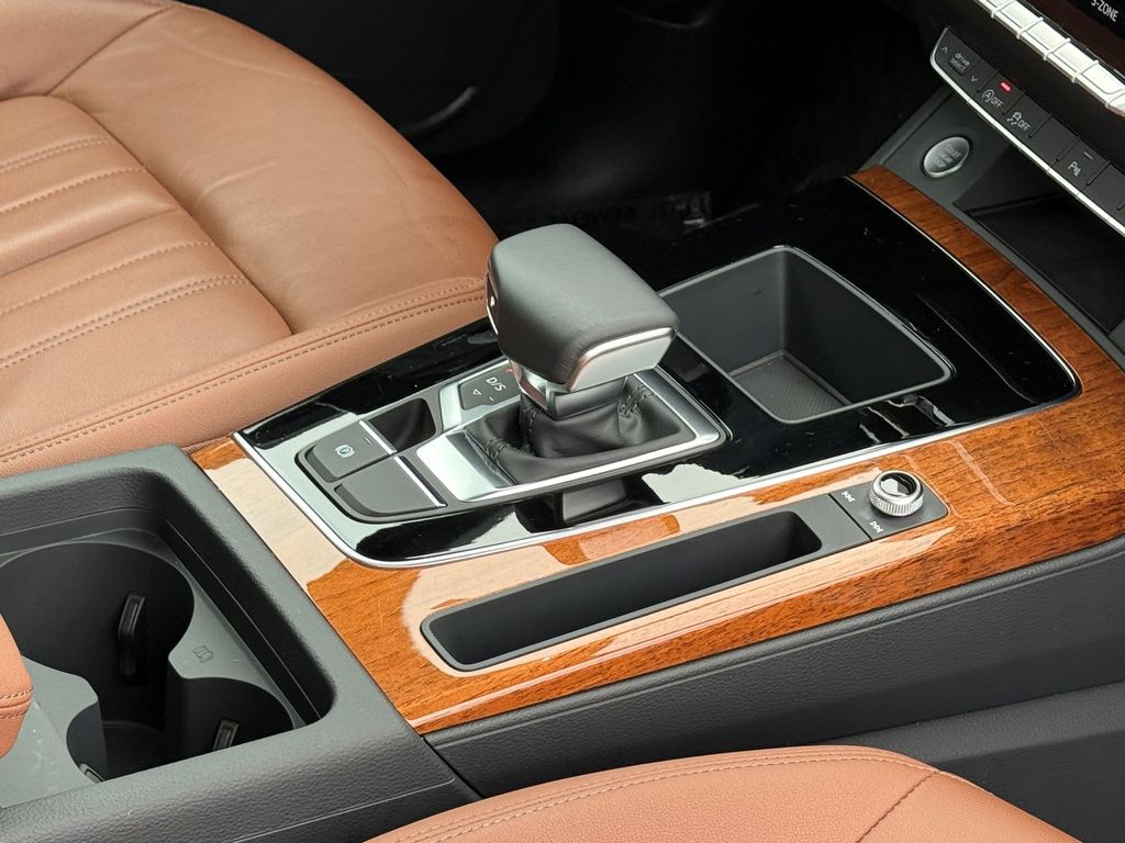Thumbnail: 2023 Audi Q5 - 12