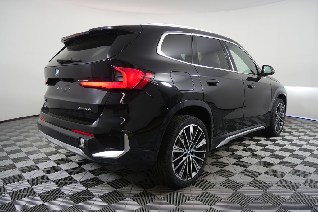 Thumbnail: 2026 BMW X1 - 3