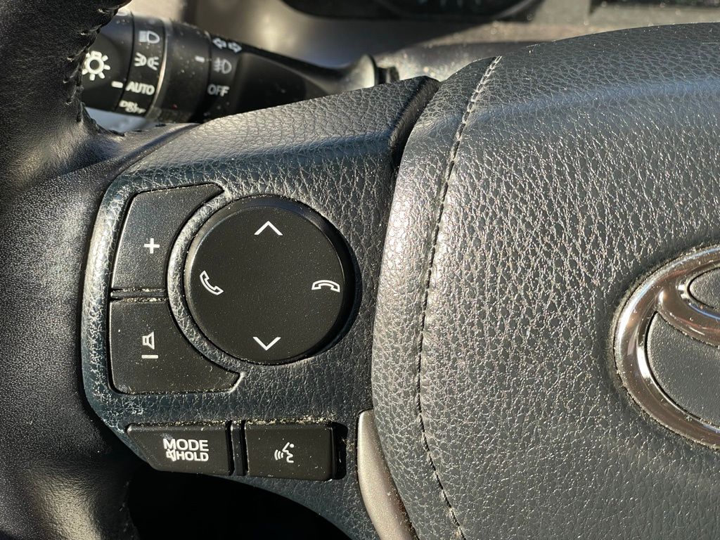 Thumbnail: 2017 Toyota RAV4 - 15