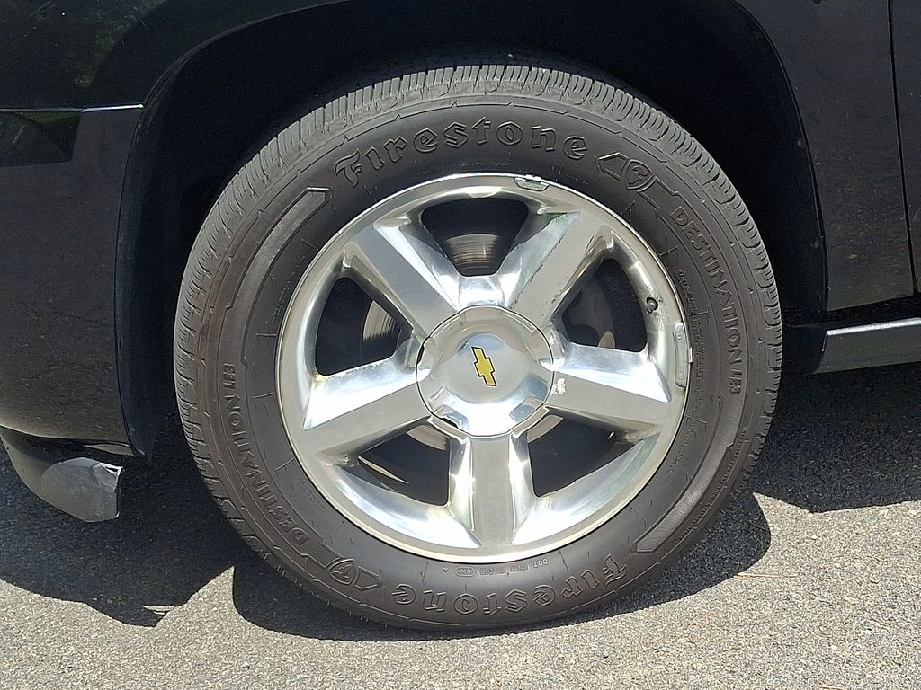 Thumbnail: 2012 Chevrolet Suburban - 8