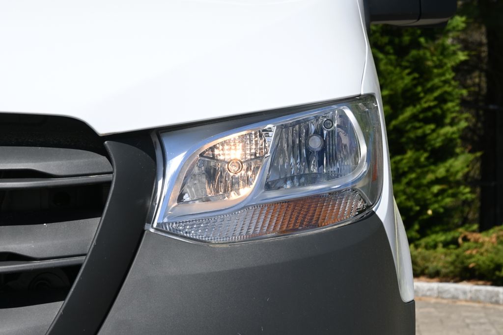 Thumbnail: 2025 Mercedes-Benz Sprinter - 11