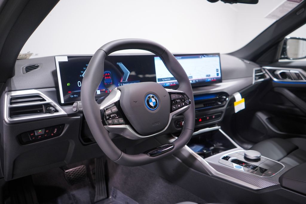 Thumbnail: 2025 BMW i4 - 6