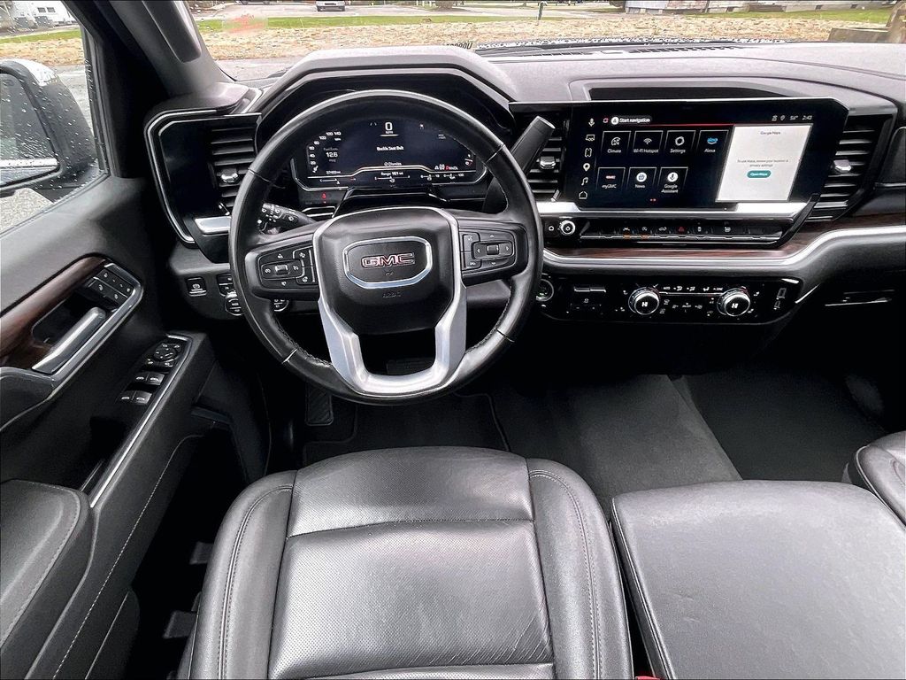 2025 GMC Sierra 1500 — photo 17