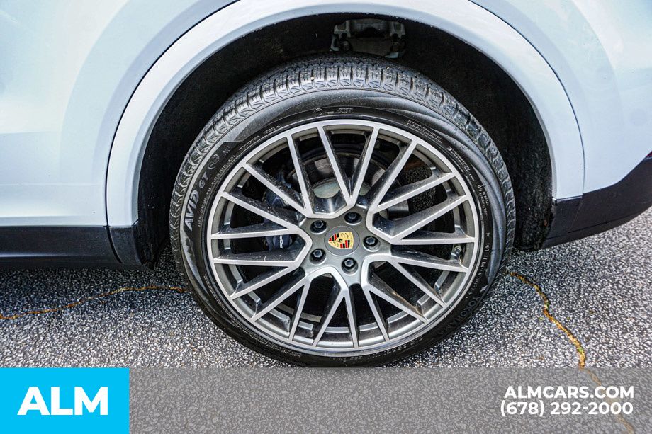Used 2022 White Porsche Platinum Edition image 17