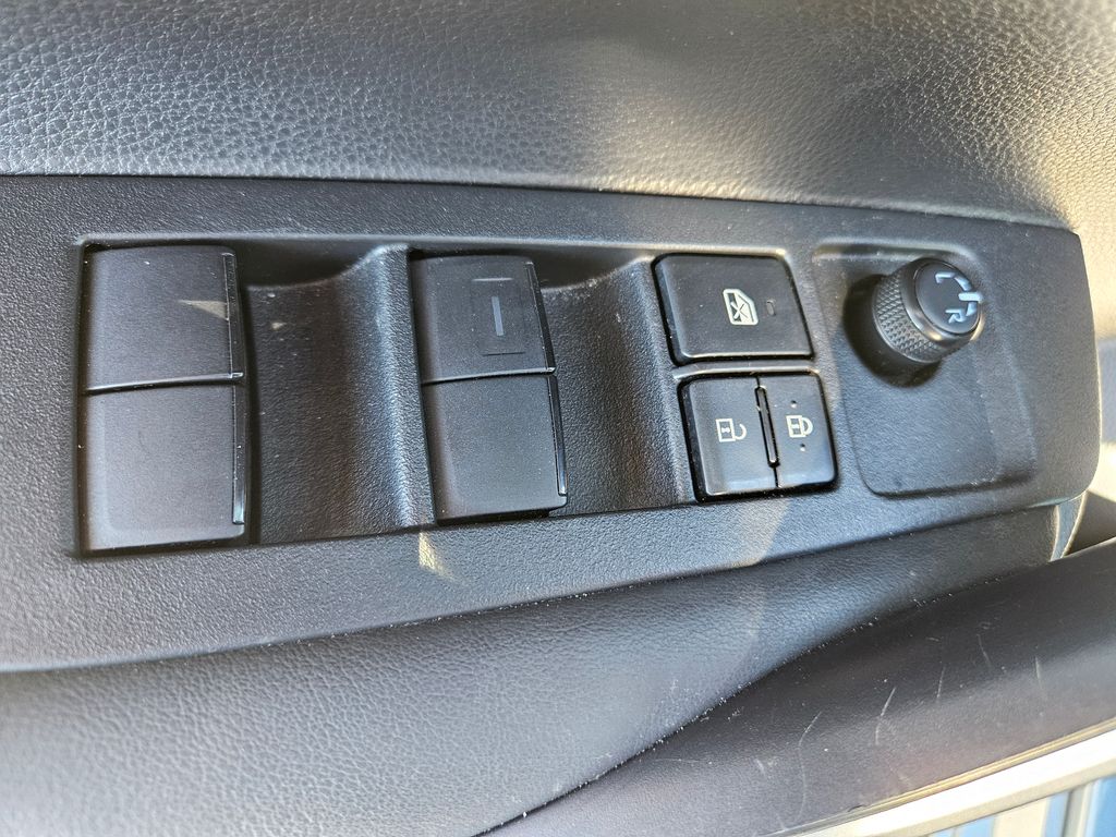 Thumbnail: 2024 Toyota Corolla - 18