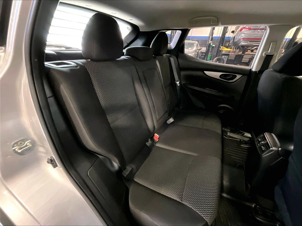 2019 Nissan Rogue Sport — photo 16