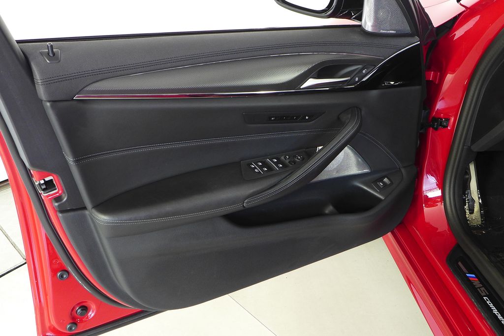 Thumbnail: 2023 BMW M5 - 12