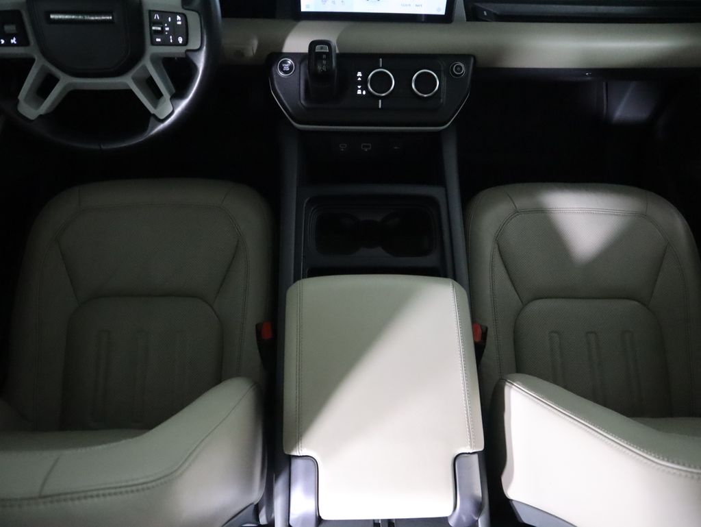 Thumbnail: 2020 Land Rover Defender - 17