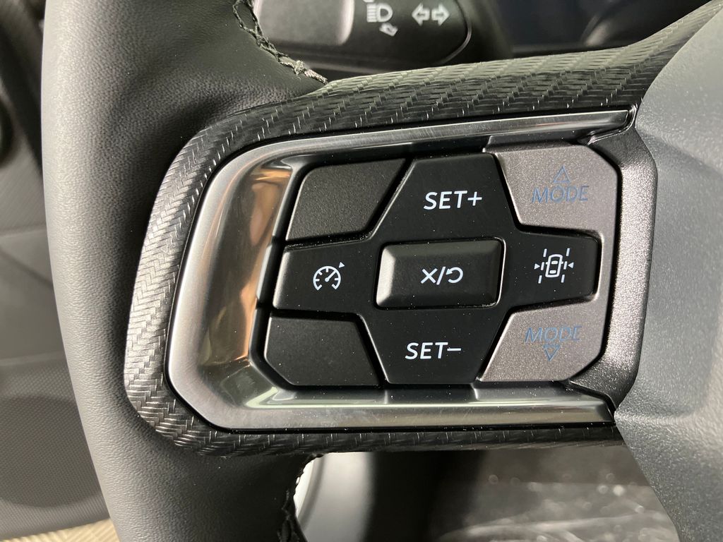 2025 Ford Mustang EcoBoost photo 12