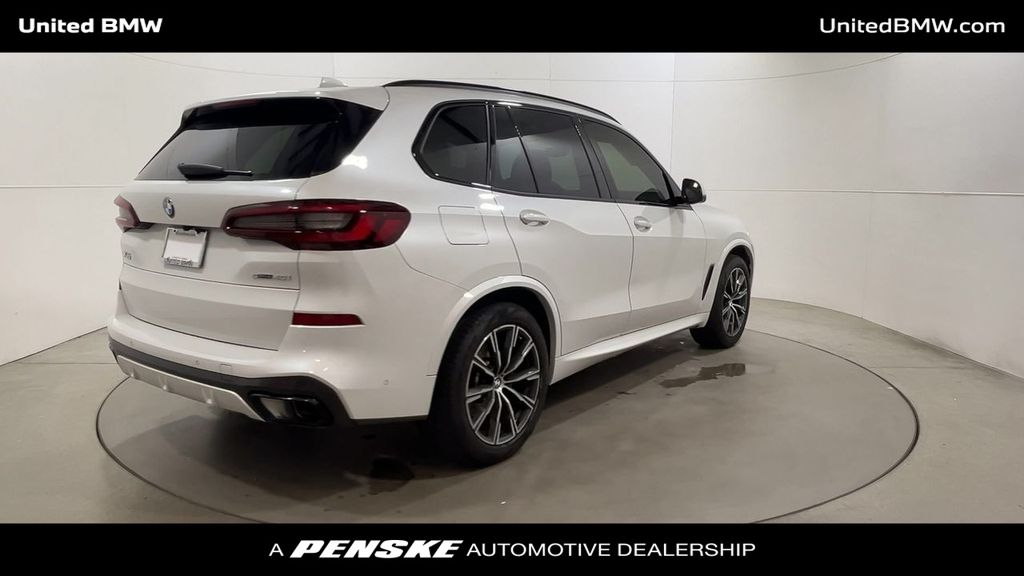 2023 BMW X5 sDrive40i 8