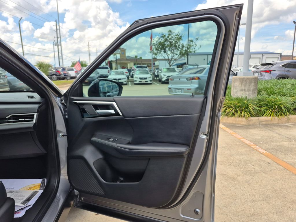 2022 Mitsubishi Outlander SE Launch Edition Gray at North Houston Mitsubishi