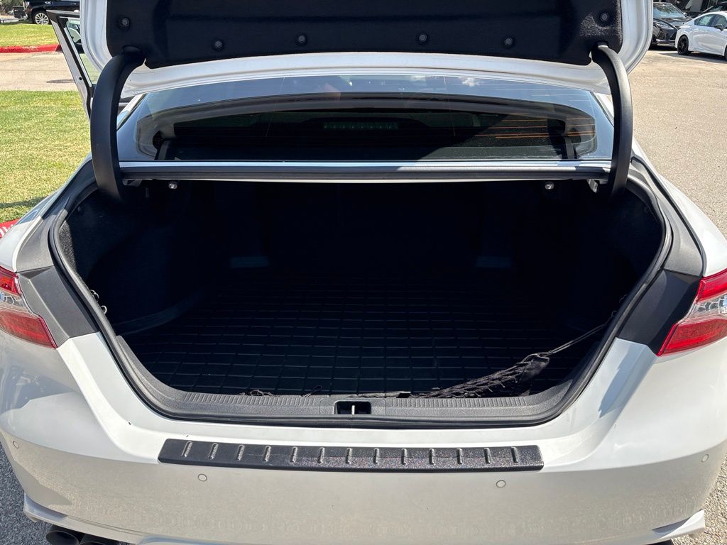 Thumbnail: 2019 Toyota Camry - 21