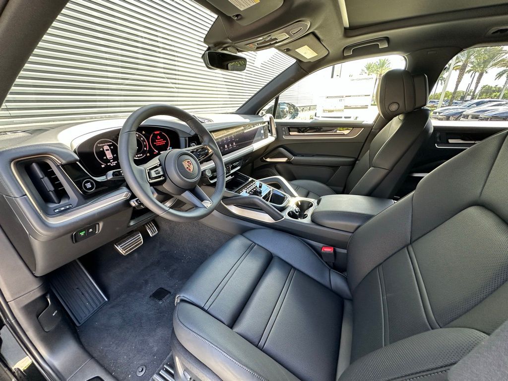 Thumbnail: 2026 Porsche Cayenne - 4