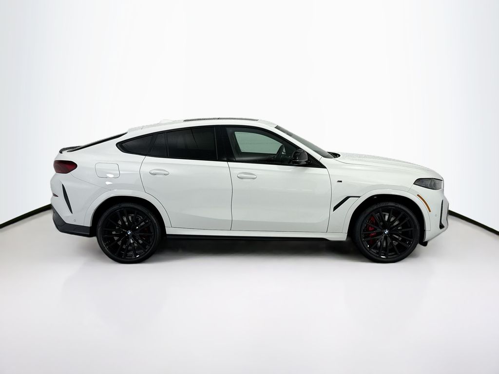 New 2027 White BMW M60i image 4