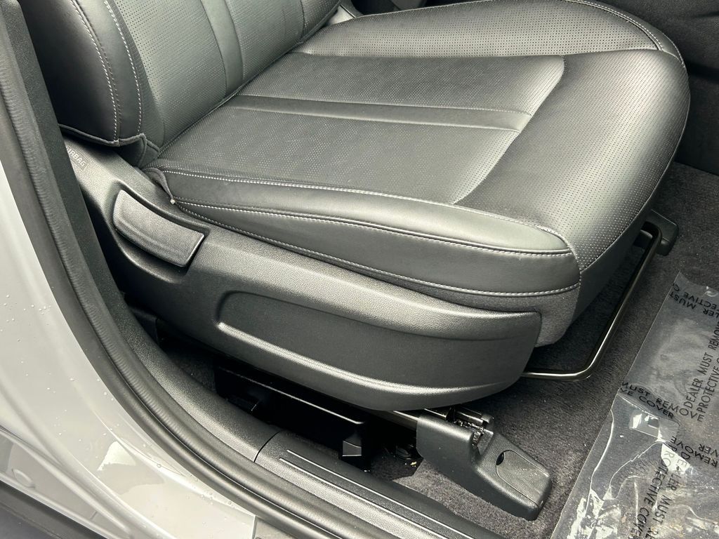 Used 2025 Wolf Gray Kia S image 47