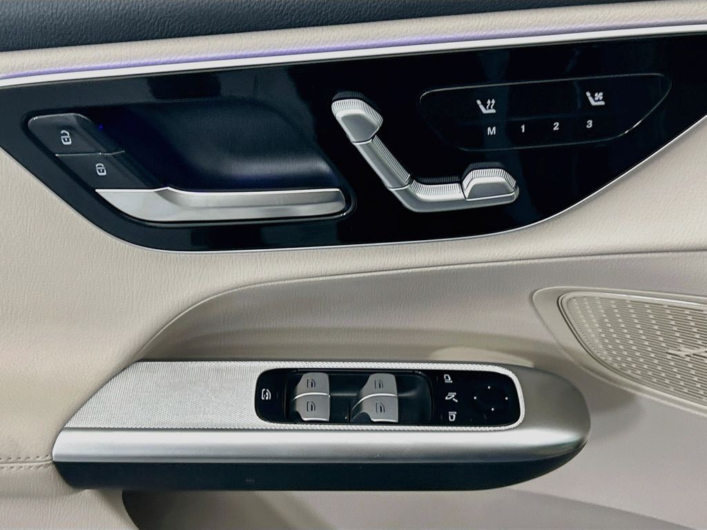 Thumbnail: 2026 Mercedes-Benz GLC - 21