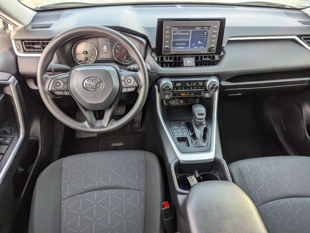 2022 Toyota RAV4 XLE 28