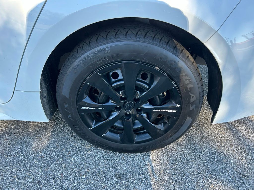 Thumbnail: 2023 Toyota Corolla - 9