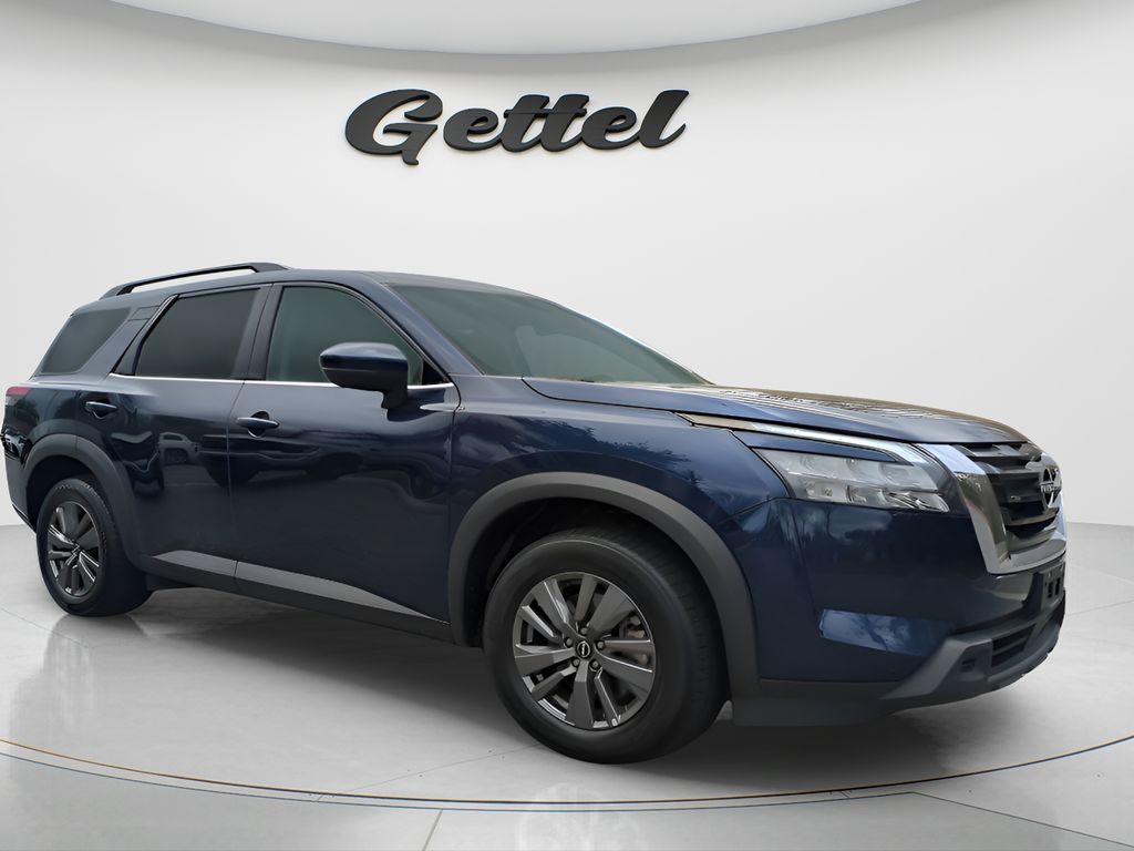 View vehicle photo 3