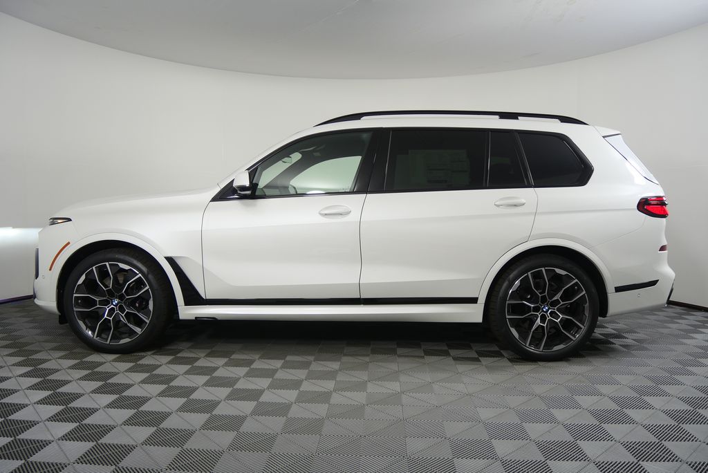 Thumbnail: 2026 BMW X7 - 6