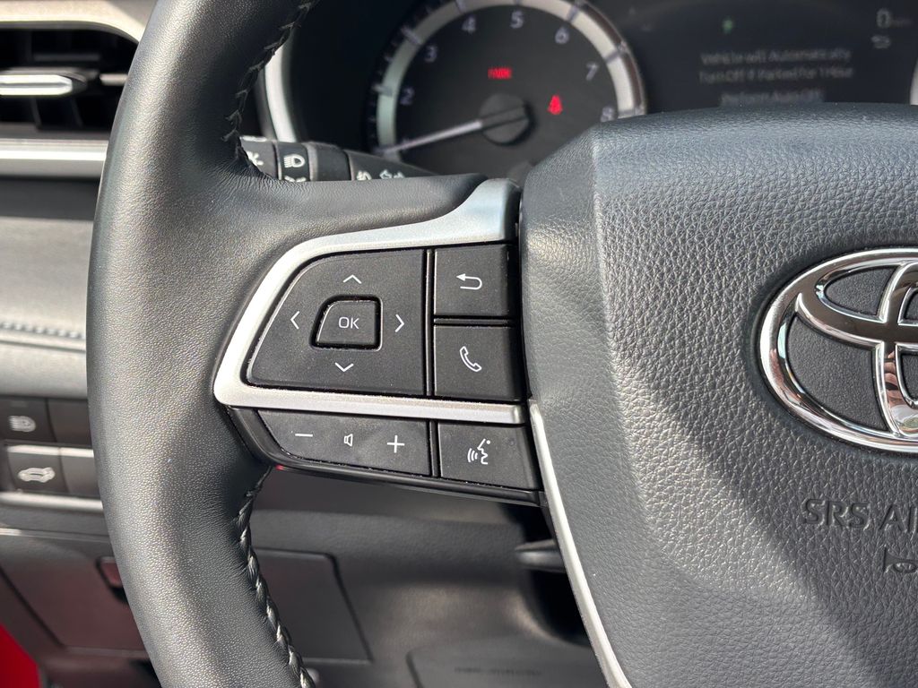 Used Car 2024 Toyota Highlander  Xle For Sale Under $50,000 In Austin, Texas