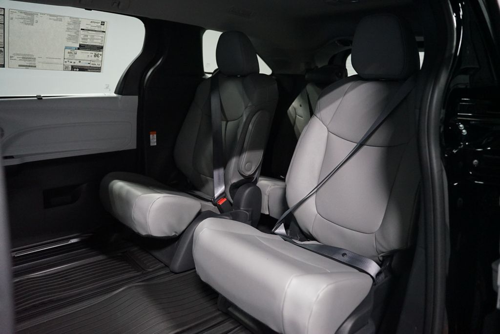 Thumbnail: 2025 Toyota Sienna - 14