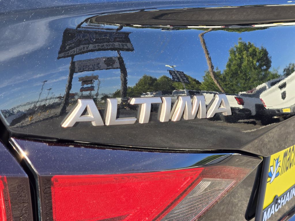 2025 Nissan Altima 2.5 SV - 9