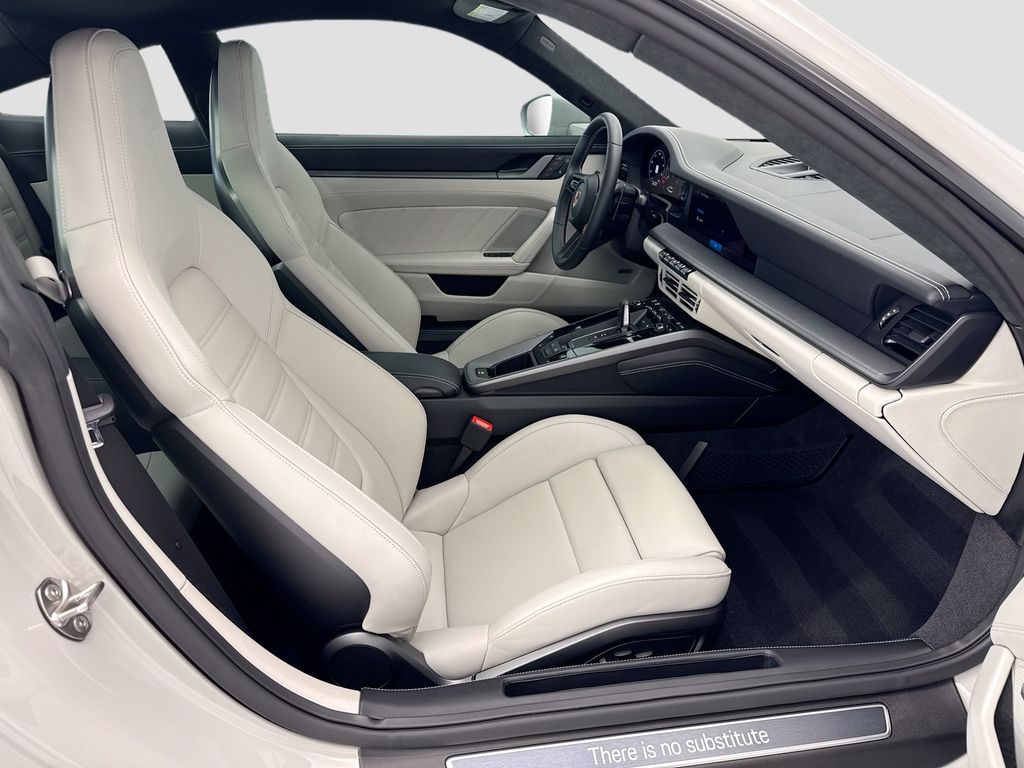 Thumbnail: 2026 Porsche 911 - 21