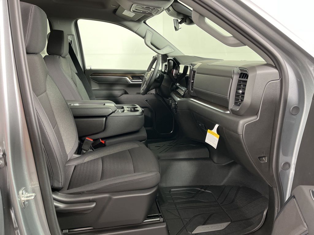 Thumbnail: 2026 Chevrolet Silverado 1500 - 8