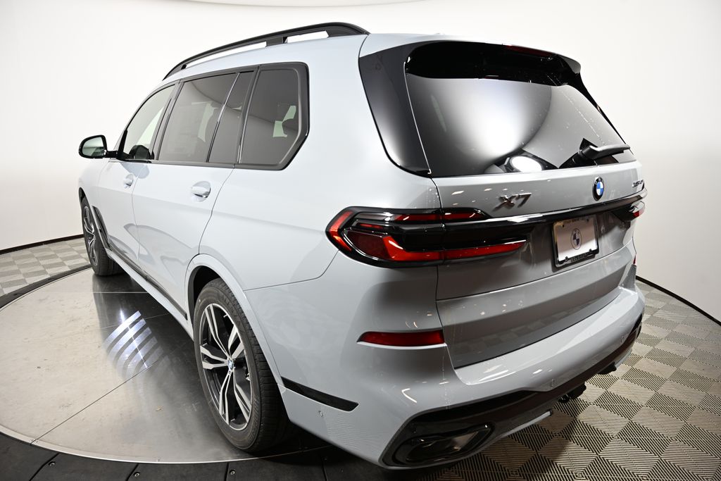 Thumbnail: 2026 BMW X7 - 3