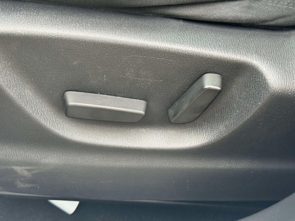 Used 2016 Silver Mazda Touring image 16