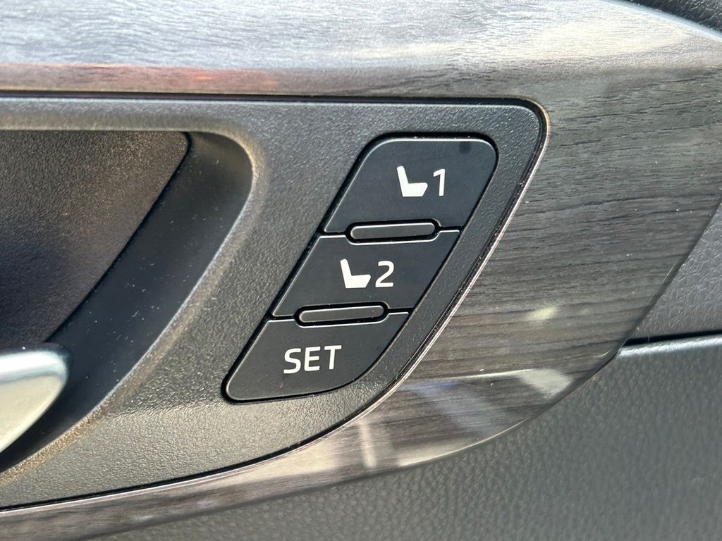 Used 2023 Toyota Highlander Hybrid SUV
