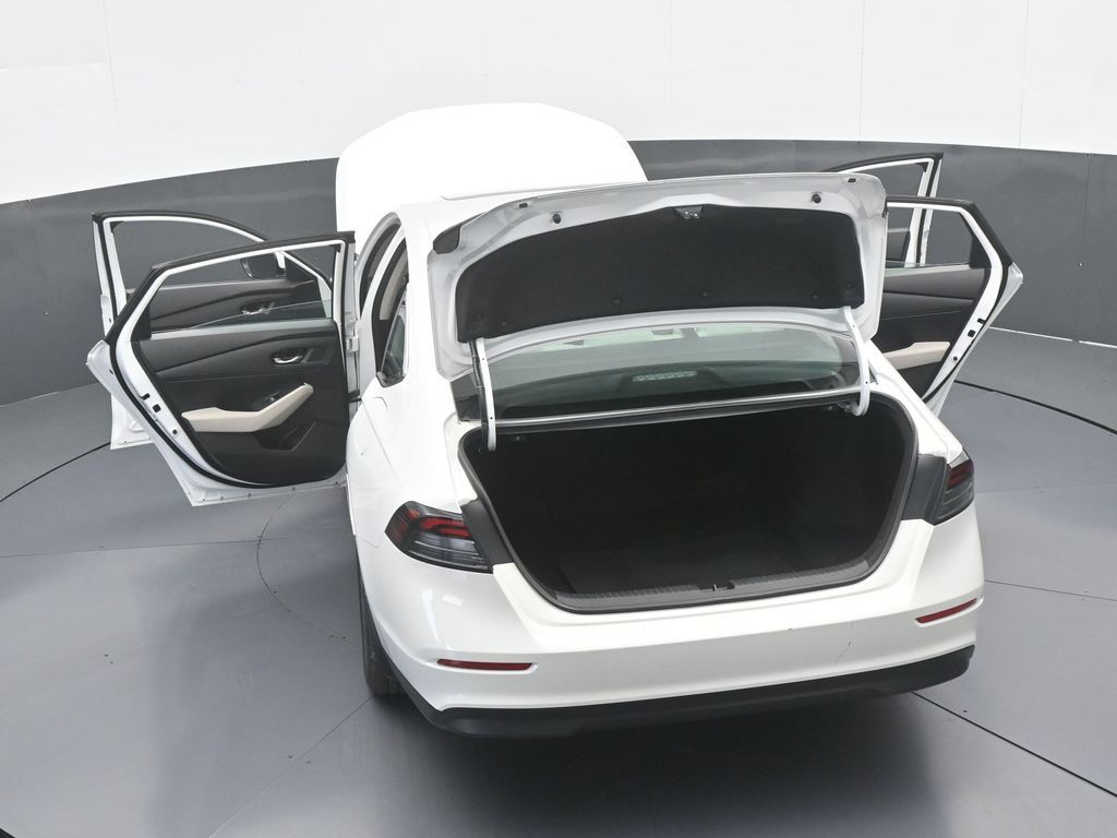 Used 2023 White Honda EX image 68