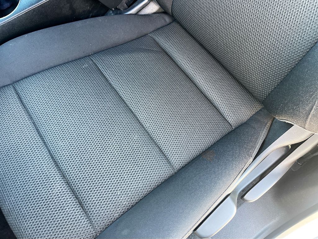 Used 2024 White GMC Elevation image 20