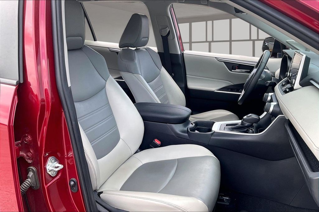 Used 2020 Toyota RAV4 SUV
