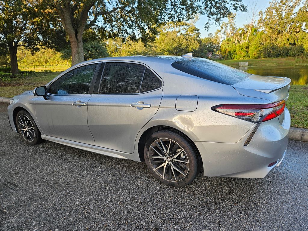 2024 Toyota Camry SE 3