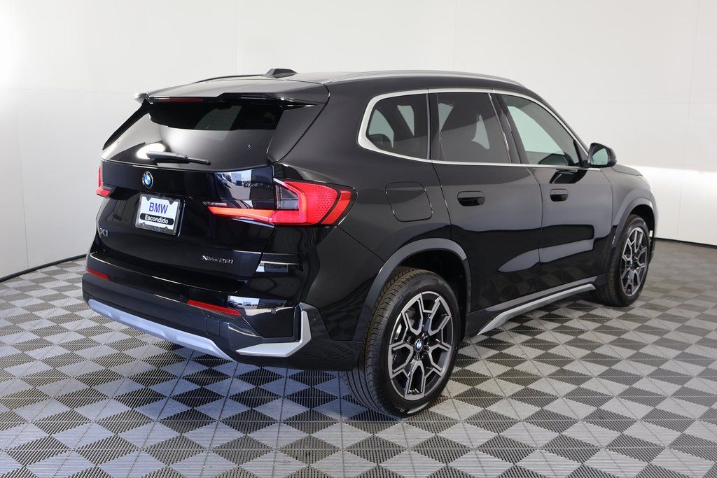 Thumbnail: 2026 BMW X1 - 2