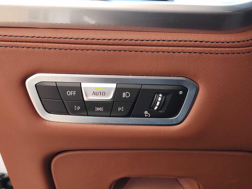 2023 BMW X7 xDrive40i White at Gullo Toyota